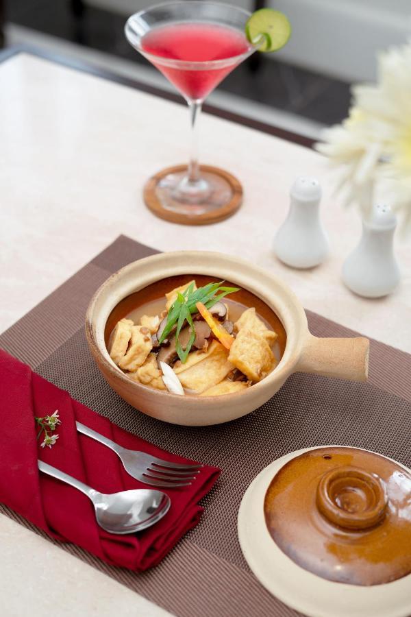 Surakarta  Mahalaya The Legacy Hotel מראה חיצוני תמונה