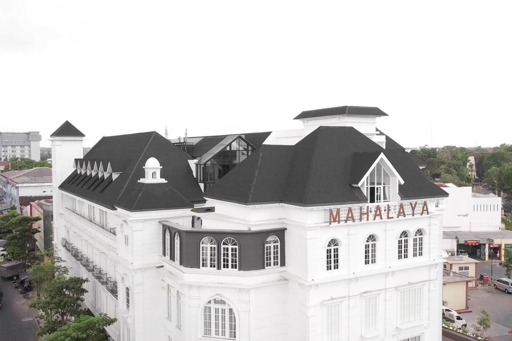 Surakarta  Mahalaya The Legacy Hotel מראה חיצוני תמונה